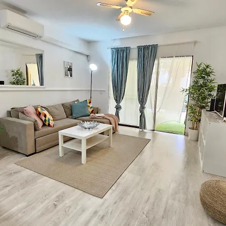 Appartement & Refreshing Pool Holidays Air-conditioning , *