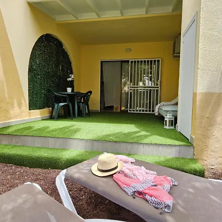 Appartement & Refreshing Pool Holidays Air-conditioning , *