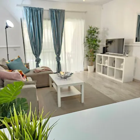 Appartement & Refreshing Pool Holidays Air-conditioning ,