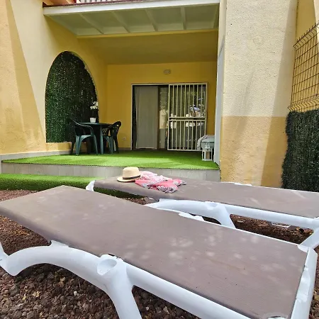 & Refreshing Pool Holidays Air-conditioning , Appartement